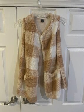 SHEIN Beige and Cream Checkered Sherpa Vest